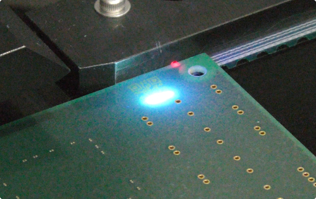 レーザマーカ　UVレーザ