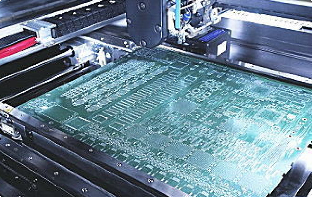 基板外観検査装置で検査している様子